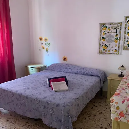 Ulisse Apartment *